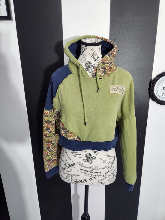 Broken Promises Tops - Skulls And Camo Hoodie